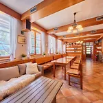 Krakonos By Interhome * Mladé Buky